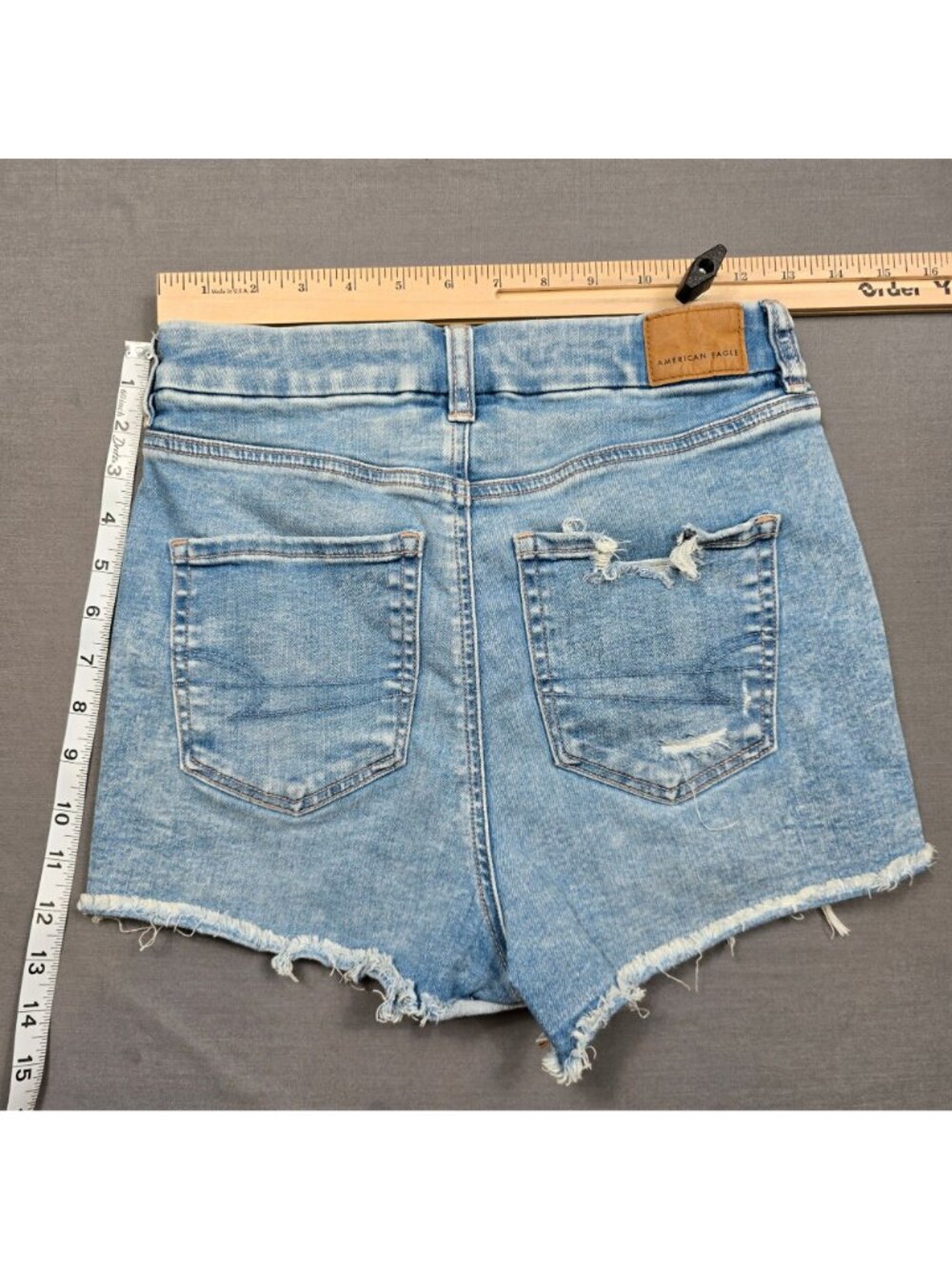 American Eagle Curvy Hi Rise Shortie Distressed Denim Shorts Size 4 Light Wash - Picture 5 of 5